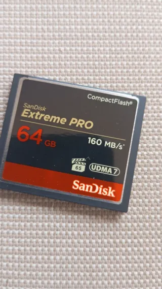 Canon EOS 5D Mark II + Objetivo 28-300mm