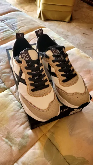 Sneakers Munich pelle oro e bianche