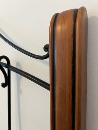 Conjunto Dormitorio Rústico: Cabeceros y Mesillas