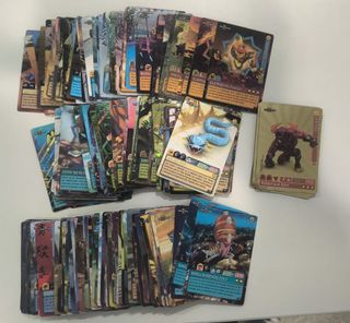 Lote Invizimals: 165 Cromos + 8 Dorados
