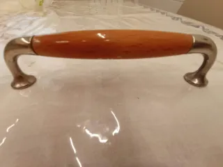 Maniglie Legno e Metallo per Mobili