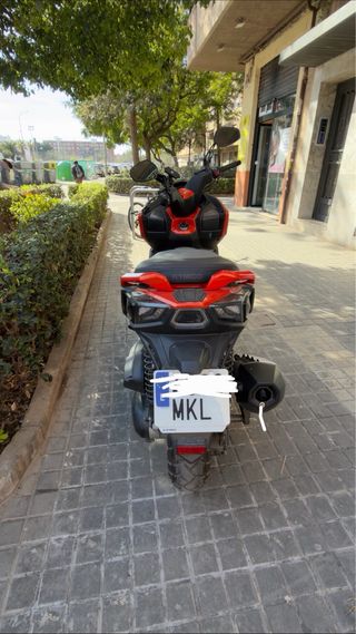 Kymco DTX 360 125cc Maxi Scooter Negra/Naranja