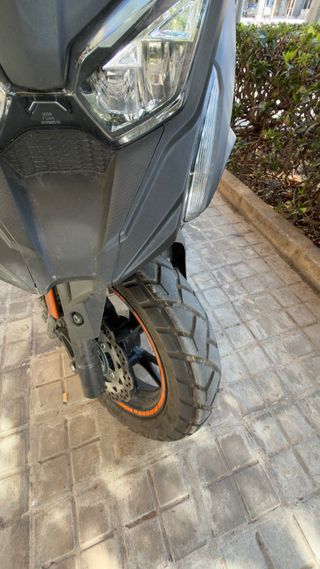 Kymco DTX 360 125cc Maxi Scooter Negra/Naranja