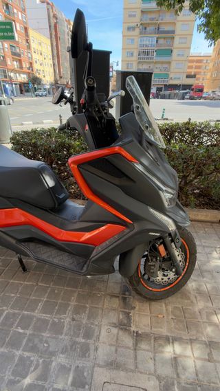 Kymco DTX 360 125cc Maxi Scooter Negra/Naranja