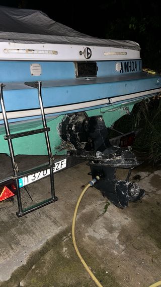 Motor Mer Cruiser 180 CV Embarcación