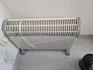 Calefactor Eléctrico Blanco y Gris