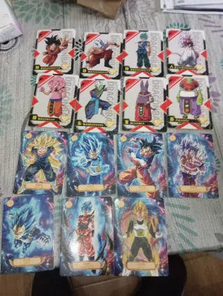 Lote de cartas y figuras Dragon Ball