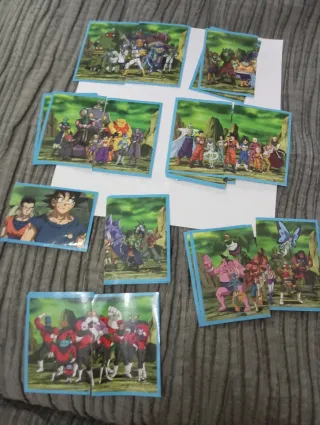 Lote de cartas y figuras Dragon Ball