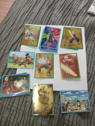 Lote de cartas y figuras Dragon Ball
