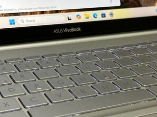 Asus Vivobook S15 S533E Color blanco perla