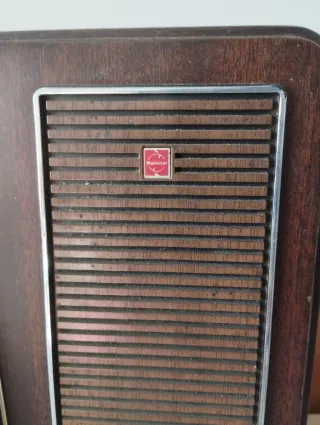 Televisor Antiguo National Marrón