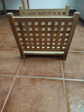 Revistero de madera maciza