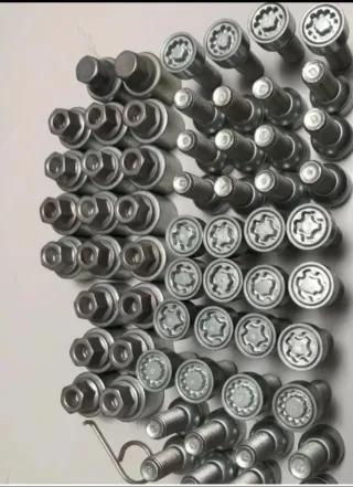 Se vende tornillos antirrobo VW GOLF MK7 AUDI SEAT