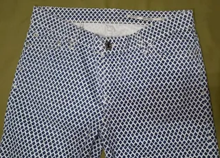 Pantalones pitillo estampados mujer