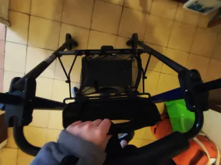 Andador 4 ruedas con cesta.