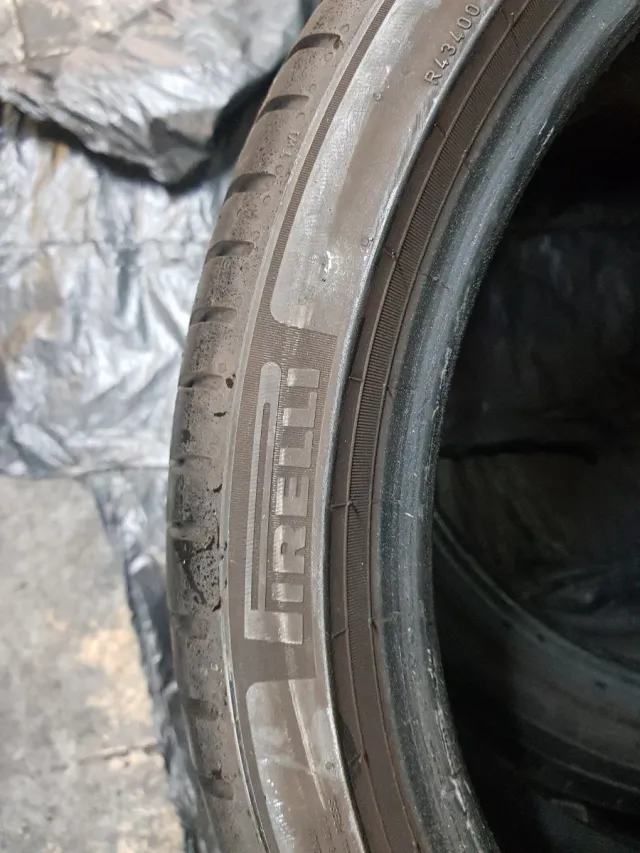Neumático 225/40R18 92Y