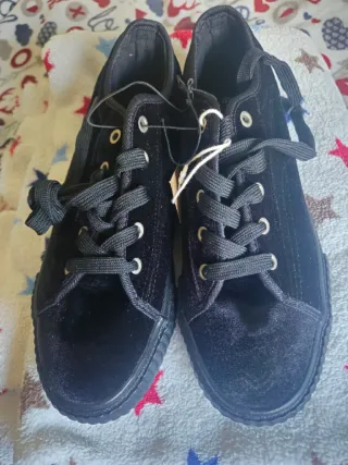 Zapatillas deportivas de terciopelo negro