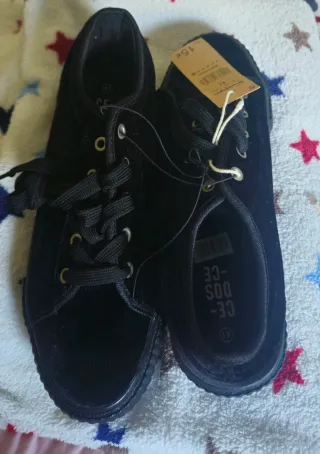 Zapatillas deportivas de terciopelo negro