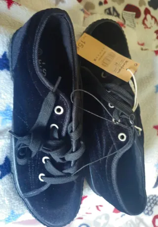 Zapatillas deportivas de terciopelo negro