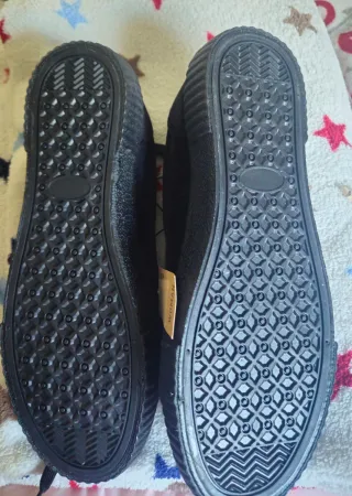 Zapatillas deportivas de terciopelo negro