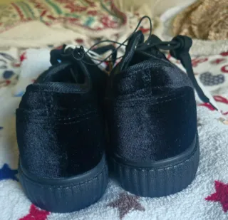 Zapatillas deportivas de terciopelo negro