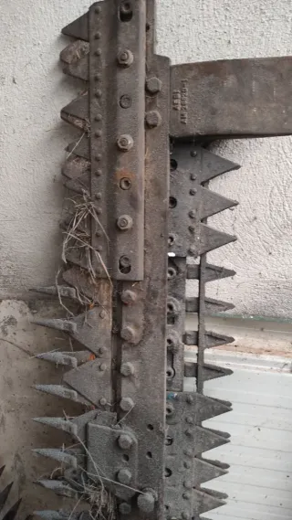 Peines de segadora antiguos