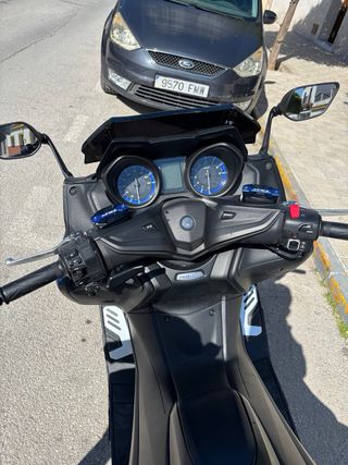 Yamaha T-Max 530 Maxi Scooter