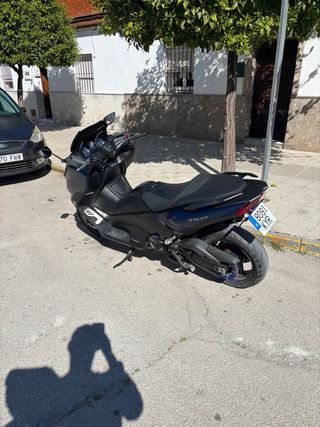 Yamaha T-Max 530 Maxi Scooter