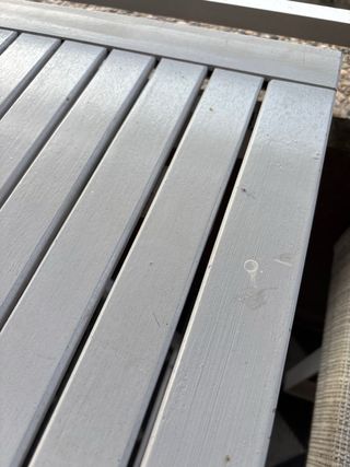 Mesa y 2 sillas de madera plegables