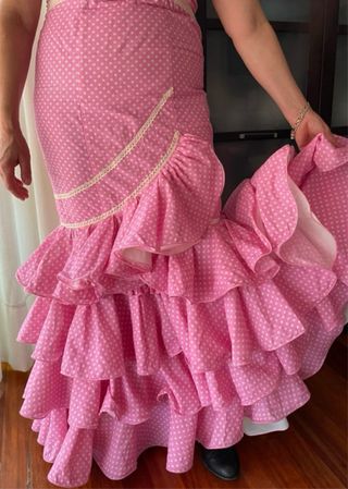 Vestido de flamenca rosa con lunares