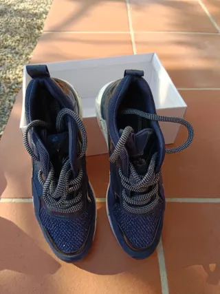 Zapatillas casual azul y blanco