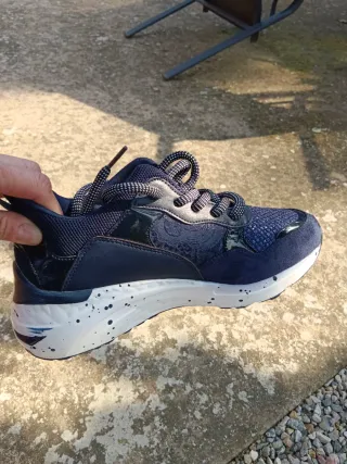 Zapatillas casual azul y blanco