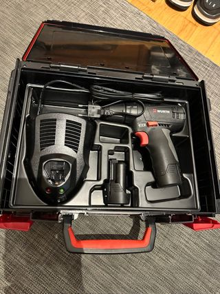Taladro Wurth con cargador y batería