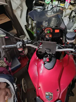 BMW F650GS Roja - Moto Aventura trail