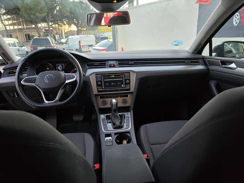Volkswagen Passat 2022, foto 6