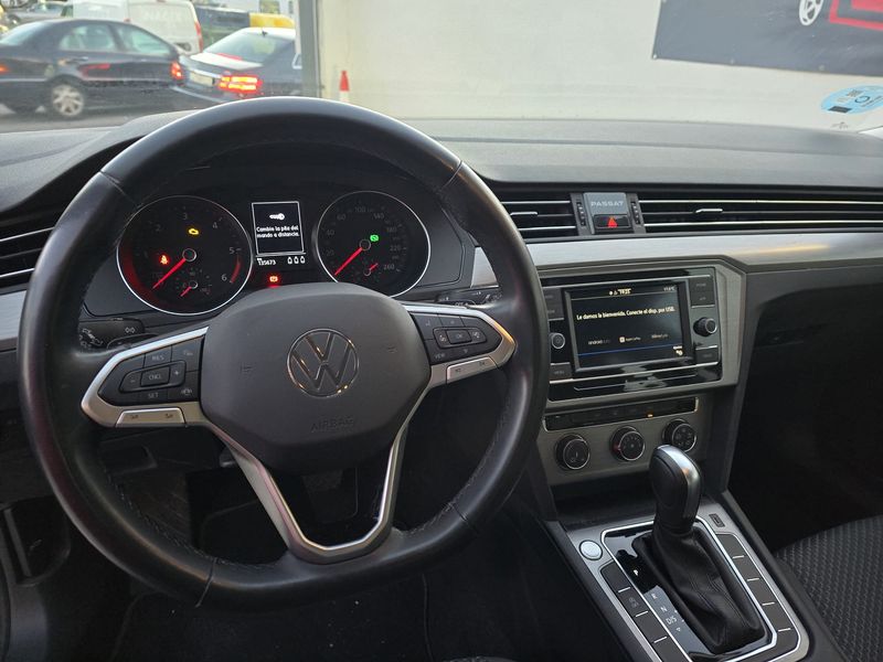Volkswagen Passat 2022, foto 8