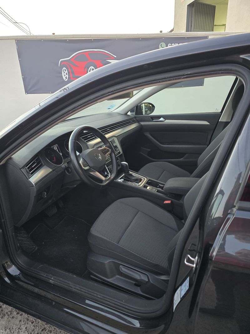 Volkswagen Passat 2022, foto 10