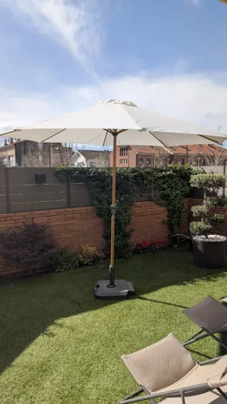 Parasol Octogonal Crema Seminuevo