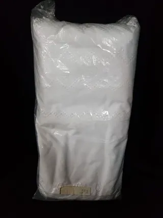 Lote sábanas encaje/manualidades. 4 rollos