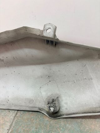 Tapa lateral FZR 1000 EXUP Izquierda.