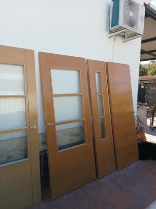 8 puertas de madera diseño moderno