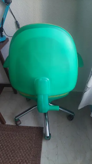 Silla ergonómica de escritorio verde