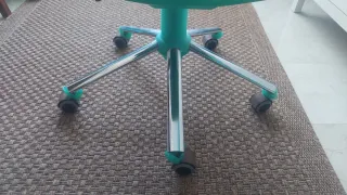 Silla ergonómica de escritorio verde