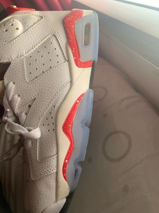 Jordan 6 Retro Blancas y Rojas