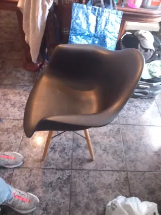 Silla cómoda negra