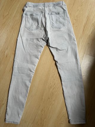 Pantalón vaquero ajustado tipo legging