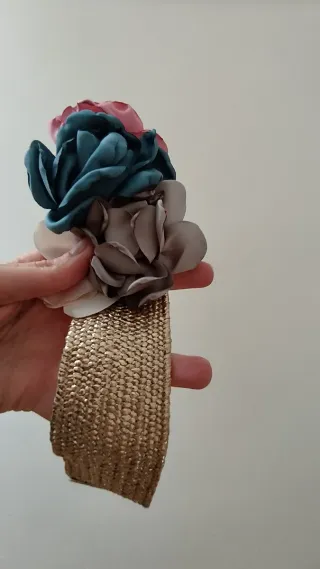 Vestido midi buganvilla con cinturón floral