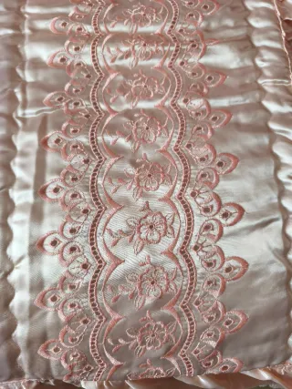 Acolcha Raso Matrimonio Rosa