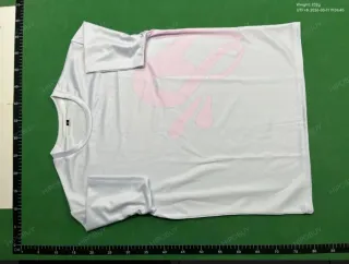 Camiseta blanca y rosa talla L