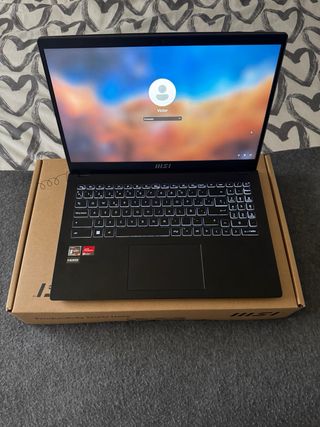 Portátil MSI Modern 15 B7M-041XES AMD Ryzen 5 7530